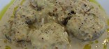 Xampinyons farcits de carn amb salsa de mostassa